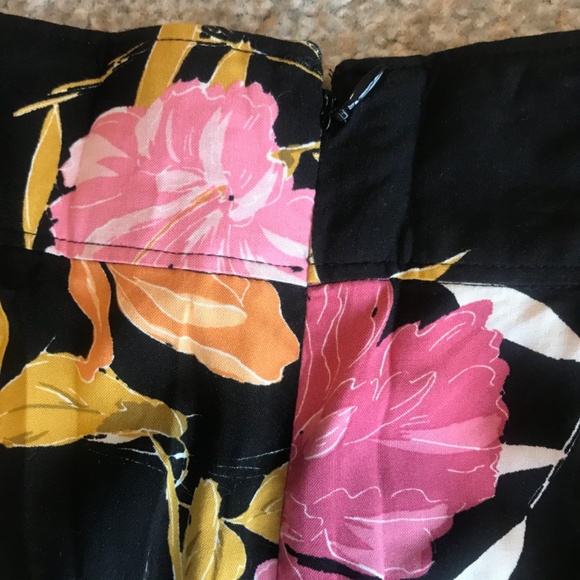 Guess Wide Leg Floral Pants - Picture 3 of 7